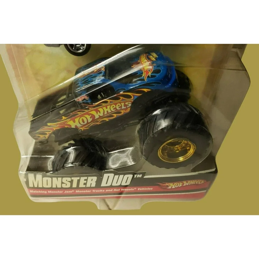 2009 Hot Wheels Monster Jam Matching Monster Truck + Hot wheels Car! Monster Duo